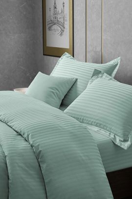 Постельное белье сатин страйп с простыней на резинке в подарочной упаковке - Нежная мята